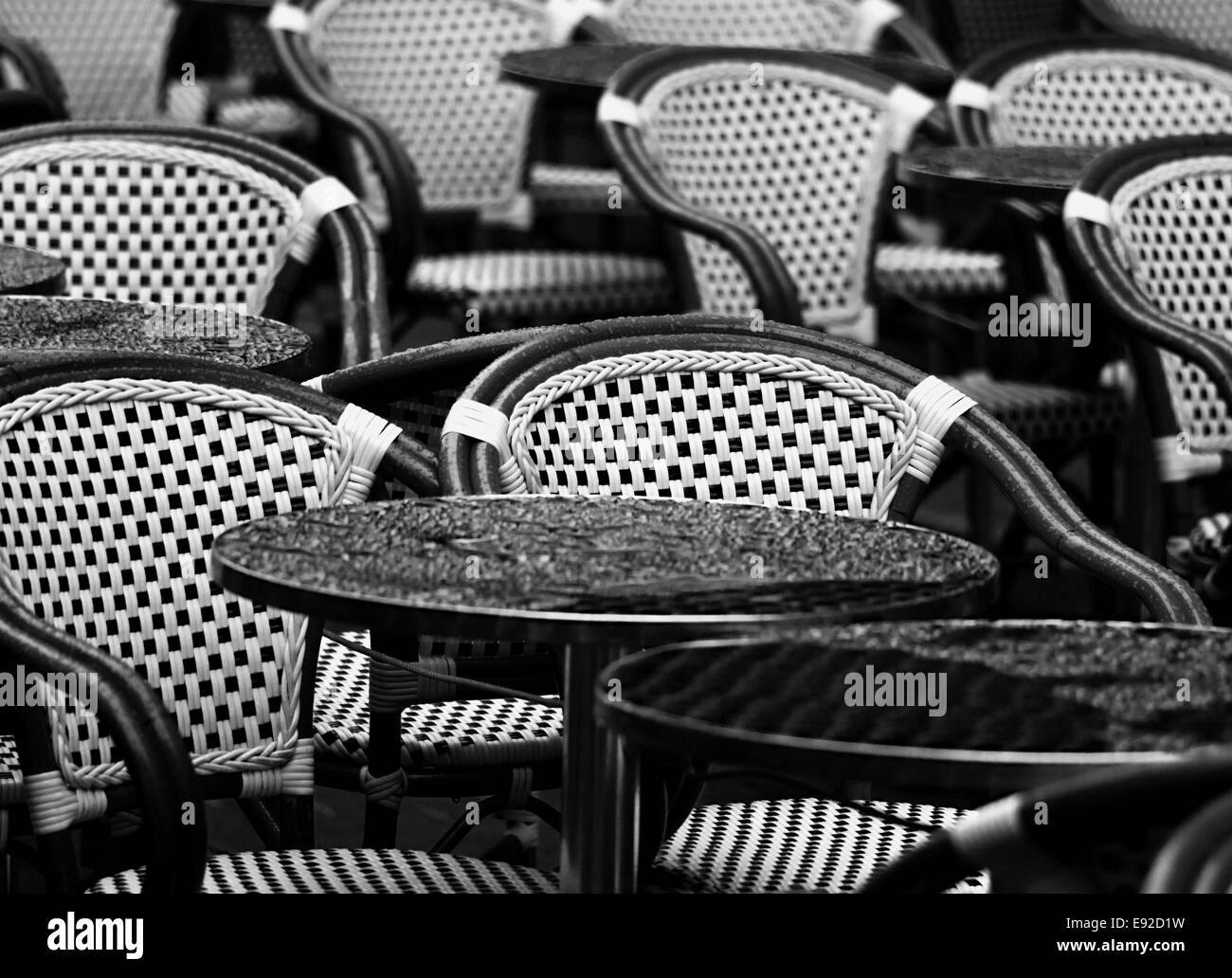 Paris cafe terrasse noir et blanc Banque de photographies et d’images à ...