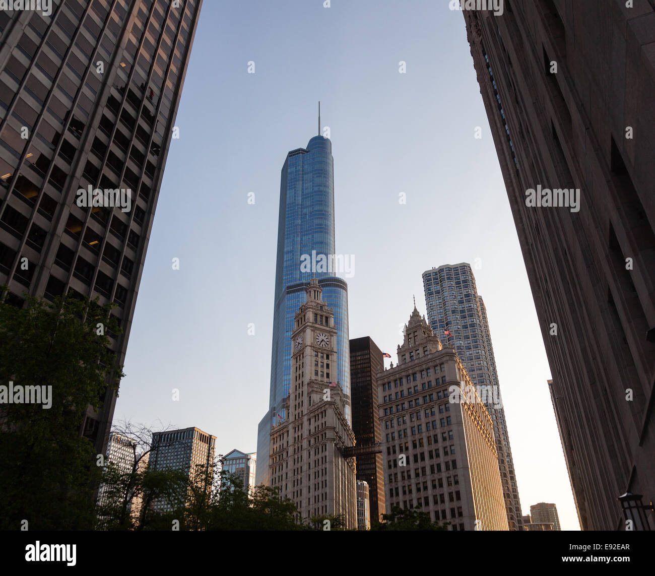 Wrigley building et Trump Tower Chicago Banque D'Images