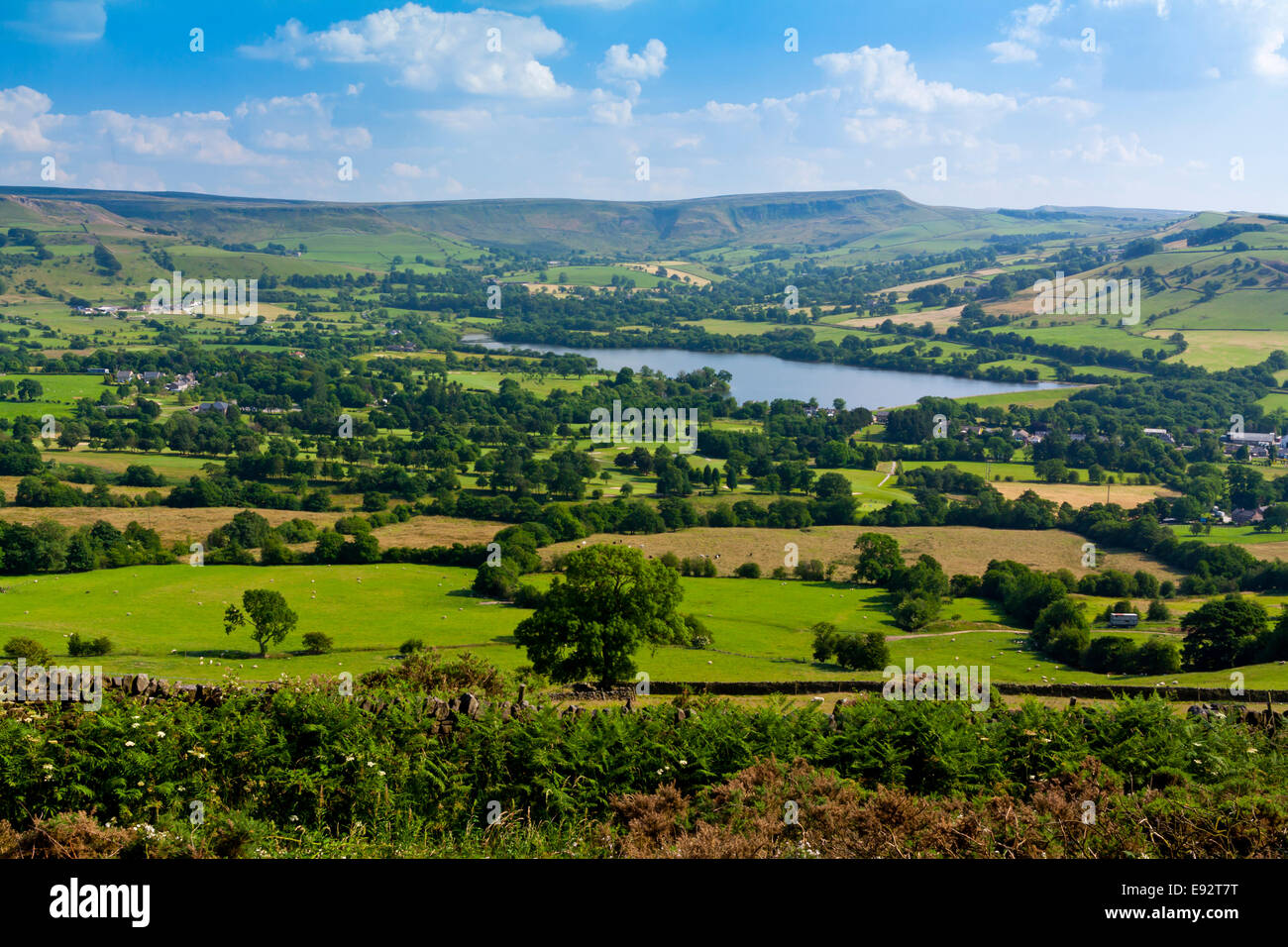 Campagne autour de Combs près de chapelle du réservoir en le Frith dans la zone de pic élevé du Derbyshire Peak District England UK Banque D'Images