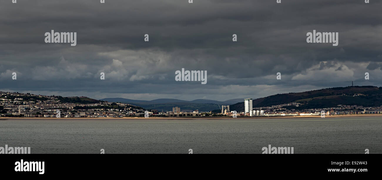 De l'autre côté de la Baie de Swansea, Glamorgan, Pays de Galles, Royaume-Uni Banque D'Images