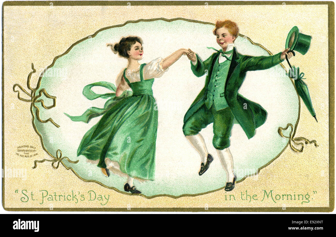 Fille et garçon en vert Vêtements de danse, 'St. Patrick's Day le matin', carte postale, vers 1908 Banque D'Images