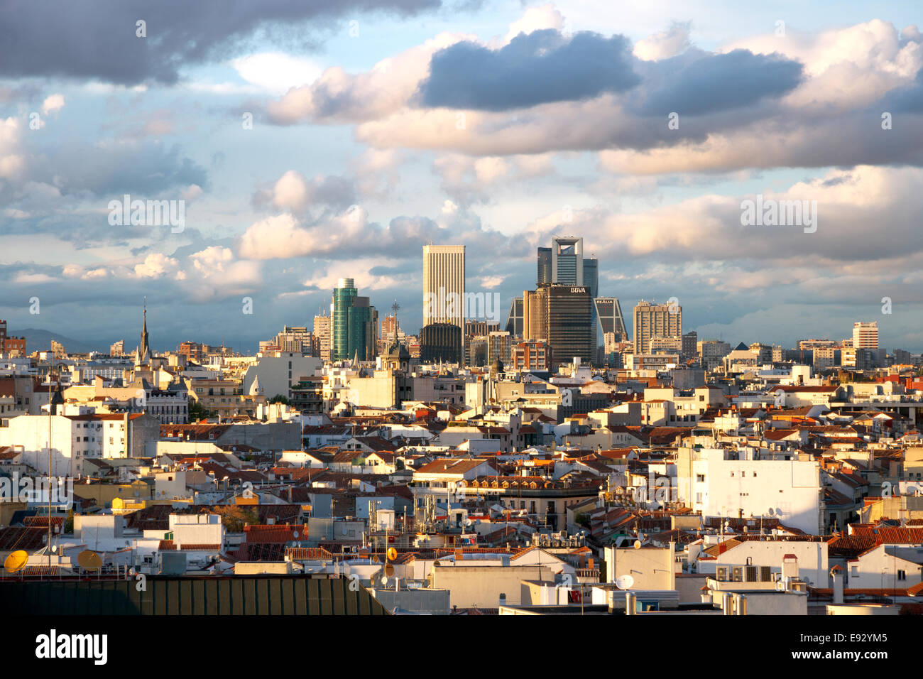 Vue Aérienne Vue panoramique sur les toits de Madrid, Espagne. Banque D'Images