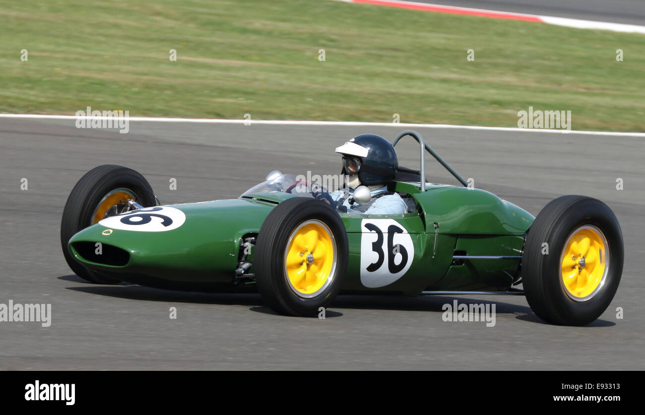 Jim Clark Lotus 21 Grand Prix pré-1966 dans une course automobile avec un événement historique à la Silverstone Classic 2014. Banque D'Images