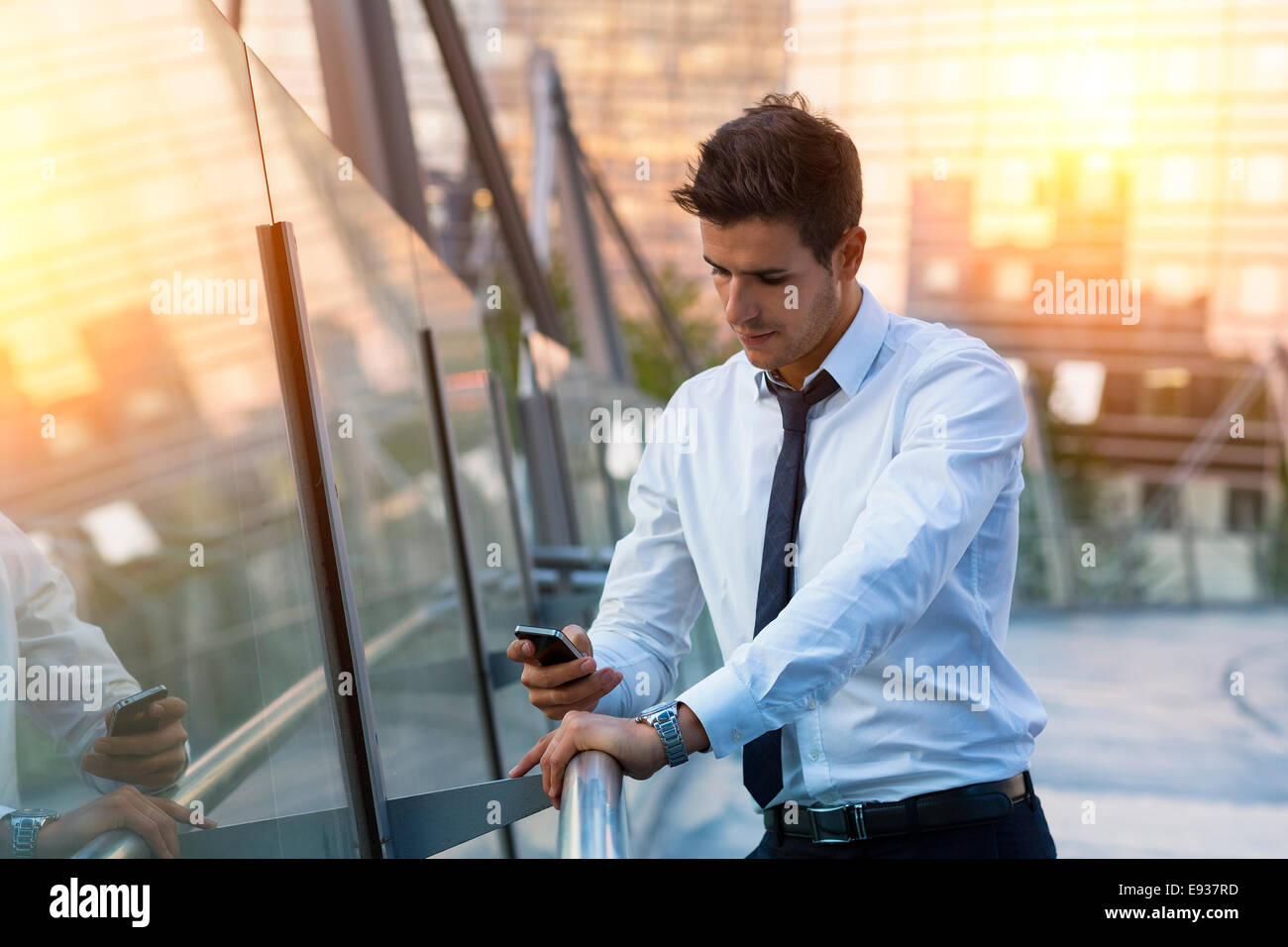 Portrait of Businessman using smart phone Banque D'Images
