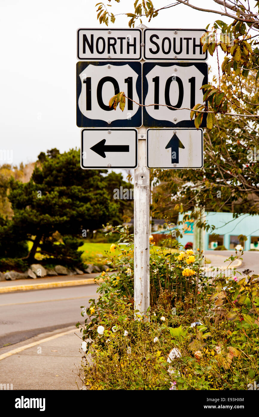 La jonction de route et connectez-vous à l'Bandon Autoroute 101 Oregon USA Banque D'Images