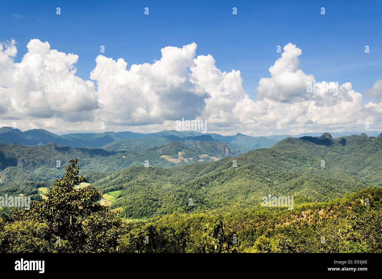 Gamme de montagne paysage portrait au point de vue de la province de Mae Hong Son, Thaïlande Banque D'Images