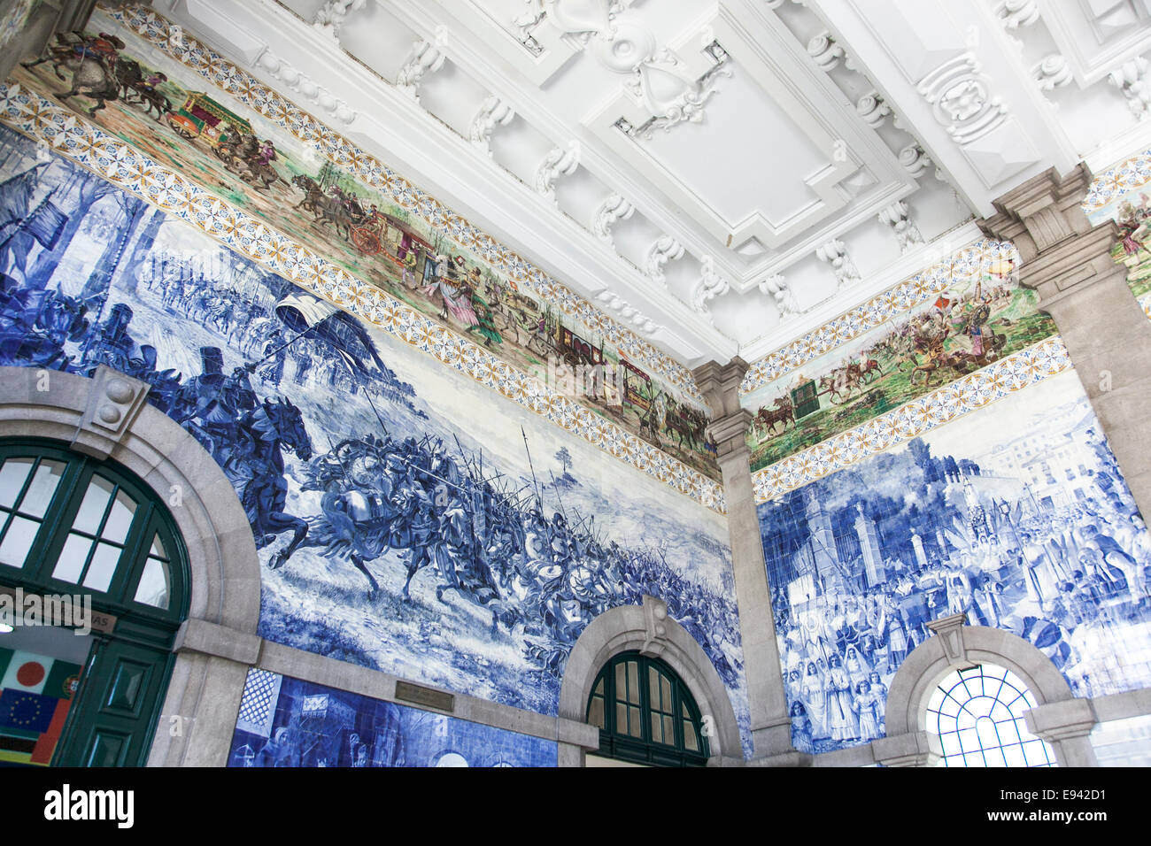 La gare de São Bento à Porto, Portugal - détail des murs et plafond Banque D'Images