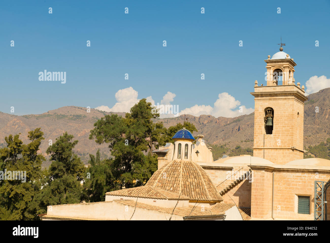 Les vieilles églises sous soleil Méditerranéen, Torrevieja, Costa Blanca Banque D'Images