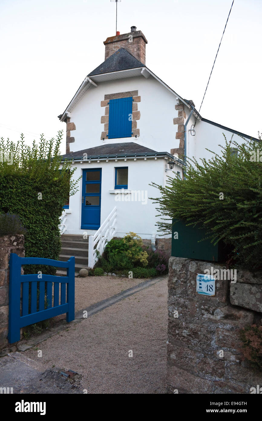 Extérieur d'une maison française à la Trinité-sur-Mer, Bretagne, France Banque D'Images