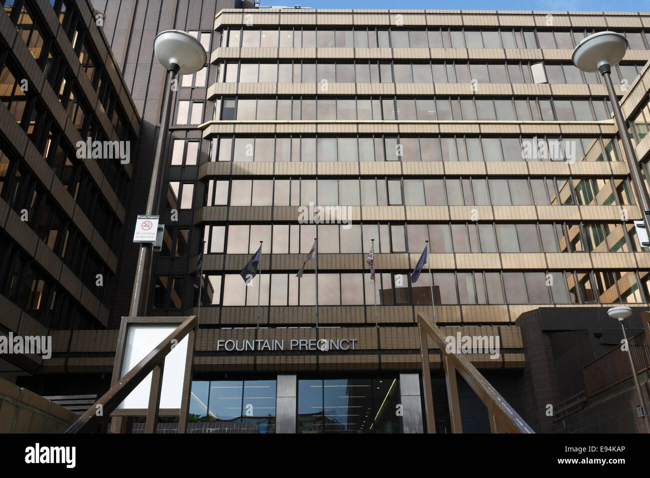 Fountain Precinct Office Building in Barkers Pool Sheffield City centre Angleterre, propriété commerciale architecture de façade en verre Banque D'Images