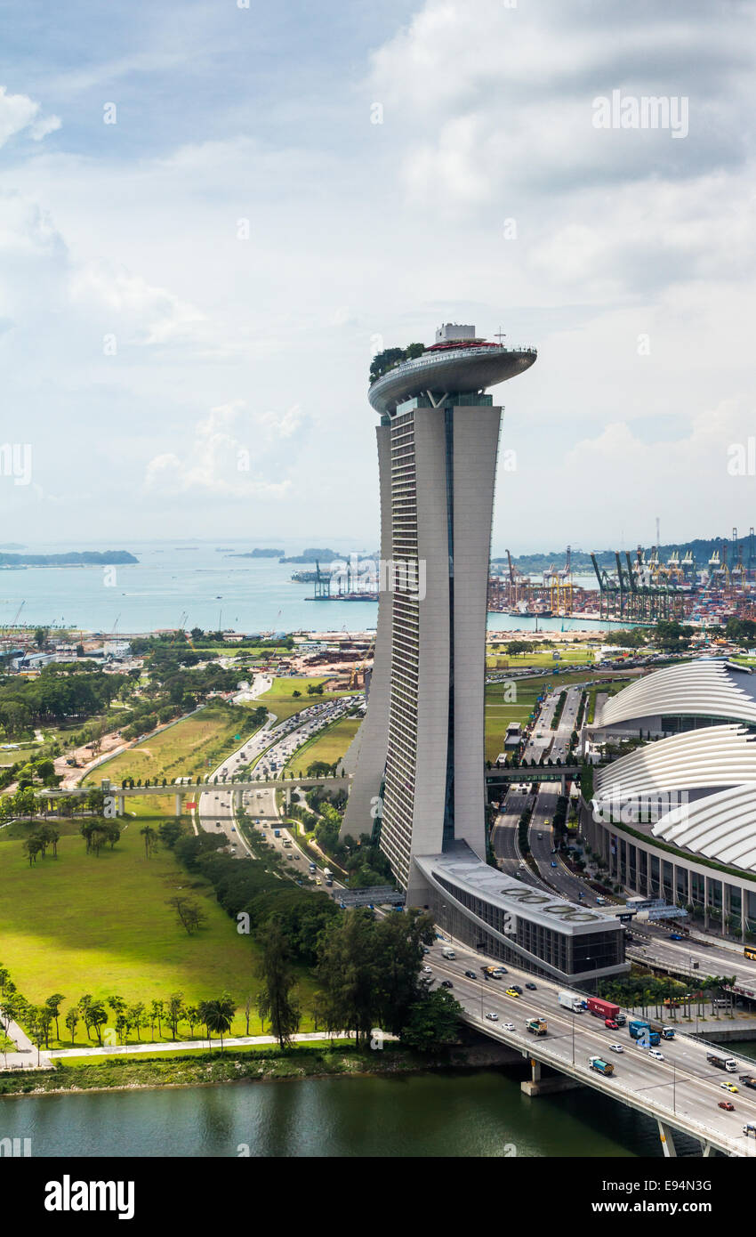 Marina Bay hotel et casino vu de la roue d'observation la Singapore Flyer. Banque D'Images