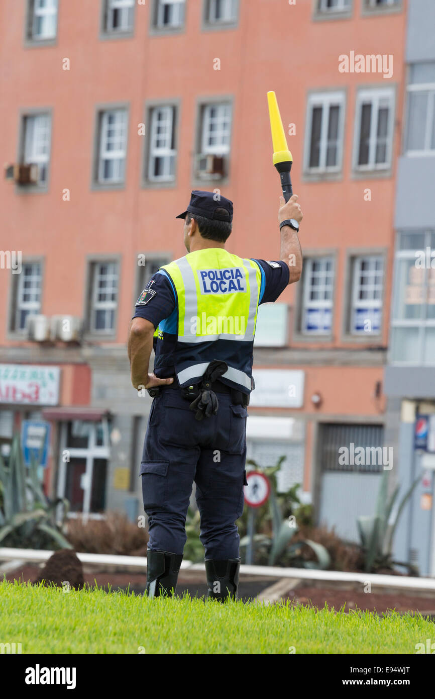 Diriger la circulation policier espagnol à Las Palmas, la capitale de Gran Canaria, Îles Canaries, Espagne Banque D'Images