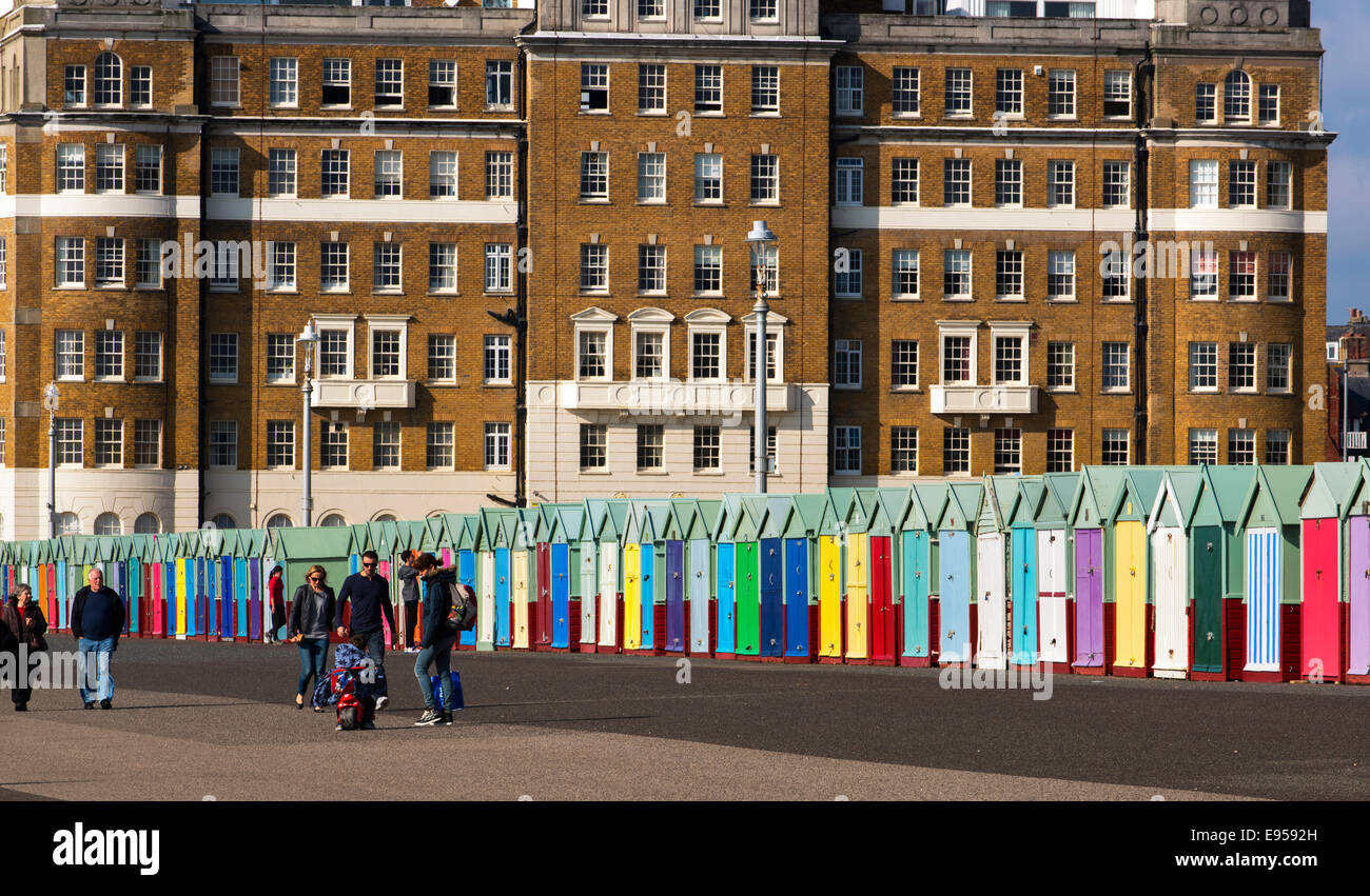 Cabines de plage de Brighton, Hove, Sussex, Angleterre Banque D'Images