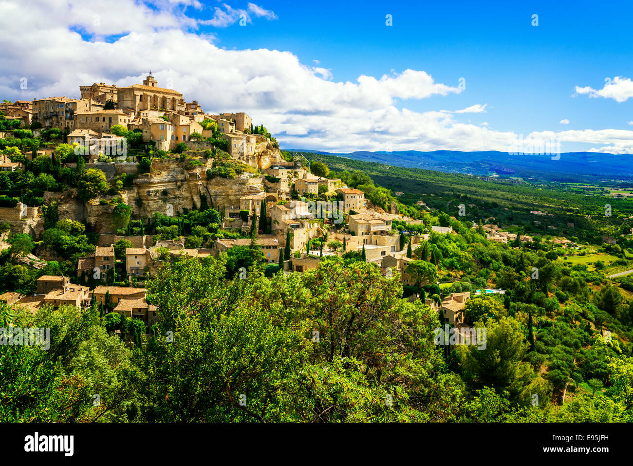 Gordes célèbre village médiéval dans le sud de la France Banque D'Images