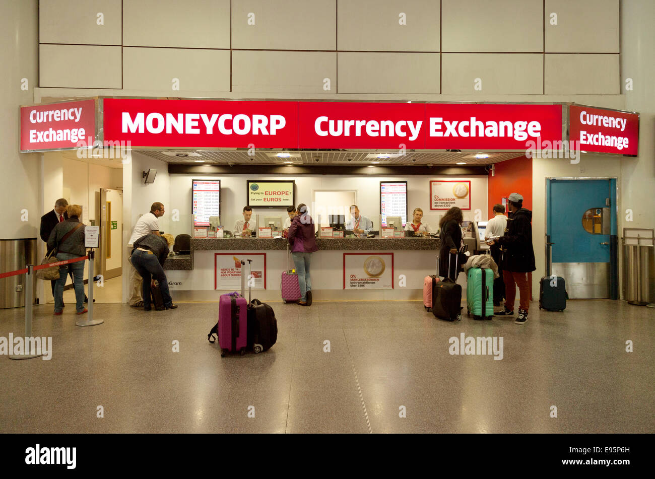 Moneycorp service de change boutique voyage d'argent, North Terminal, Gatwick Airport, Royaume-Uni Banque D'Images