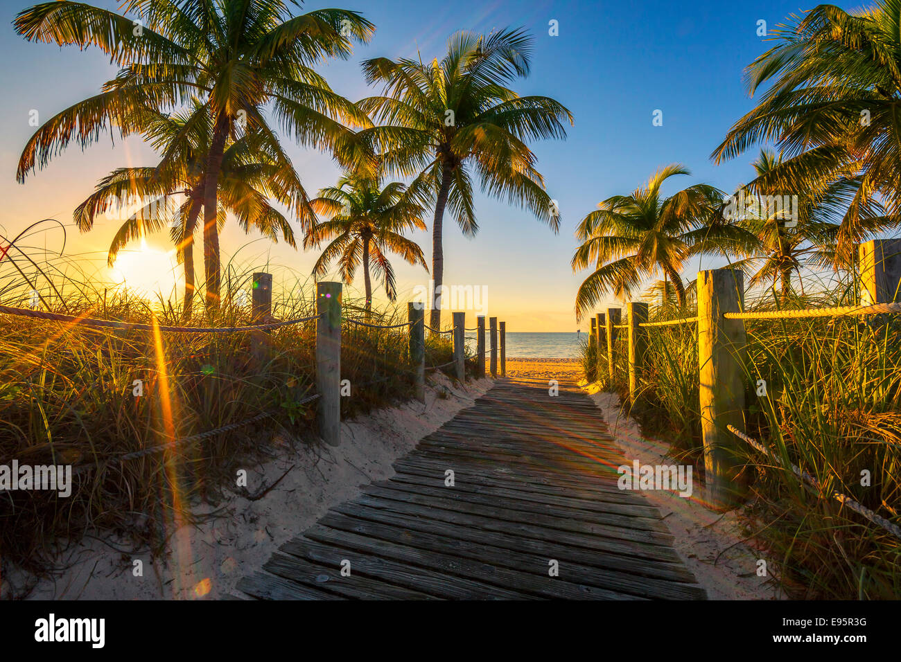 Passage vers la plage au lever du soleil- Key West, États-Unis Banque D'Images