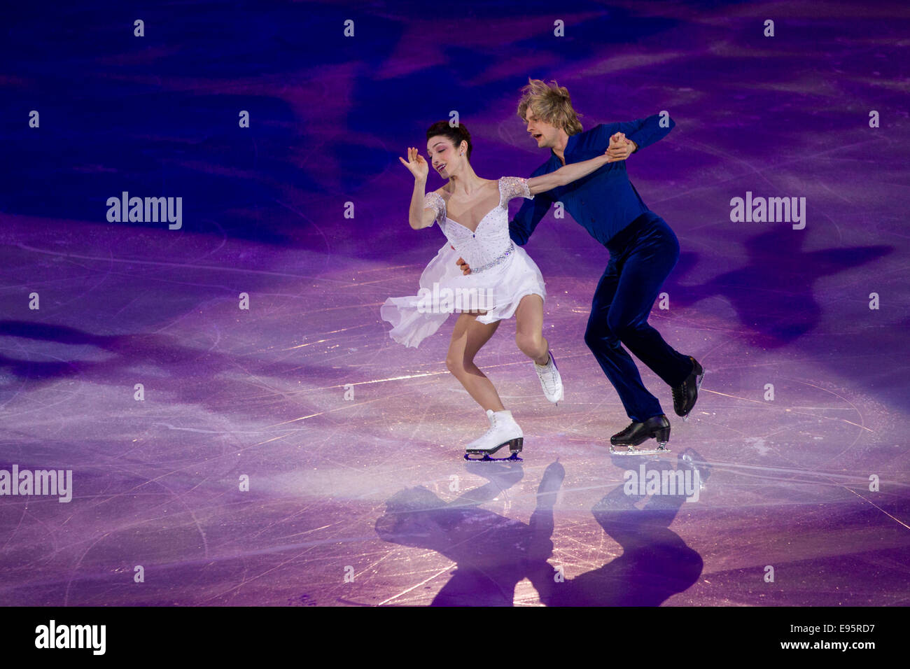 Meryl Davis et Charlie White (USA) Un spectacle dans l'exposition Gala de patinage artistique aux Jeux Olympiques d'hiver de Sotchi en 2014, Banque D'Images