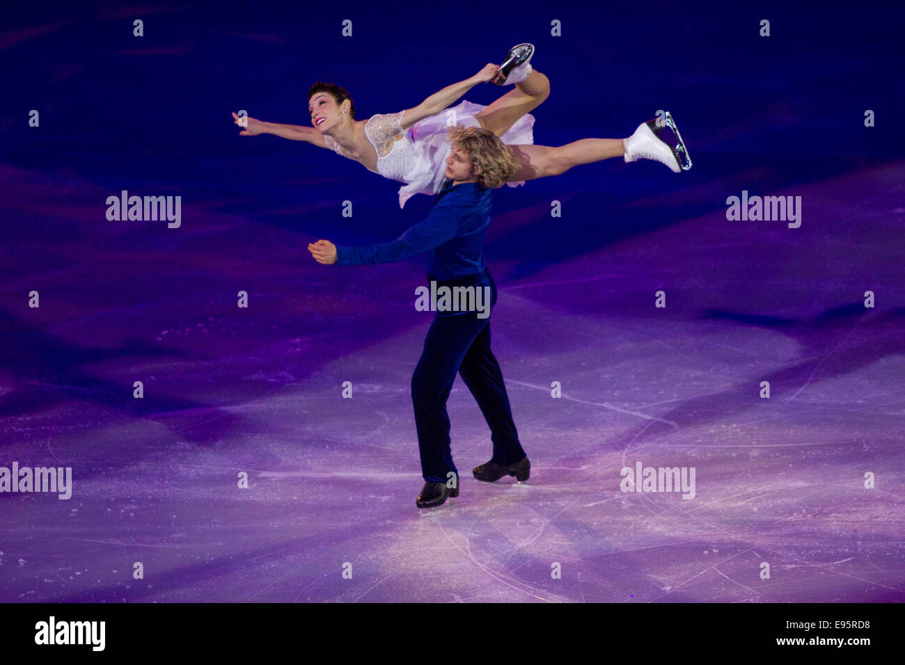 Meryl Davis et Charlie White (USA) Un spectacle dans l'exposition Gala de patinage artistique aux Jeux Olympiques d'hiver de Sotchi en 2014, Banque D'Images