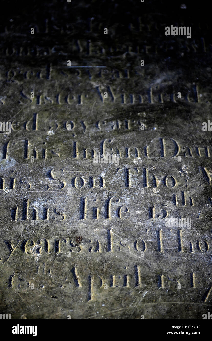 Mot de la vie a souligné pierre tombale cimetière de tombstone tombe mort vignetted vignette mémoire texte ancien typeface Banque D'Images