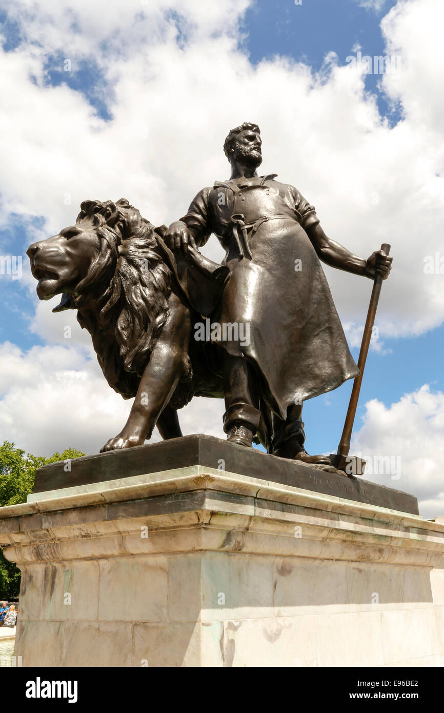 Statue en bronze de l'homme avec lion, partie de Queen Victoria