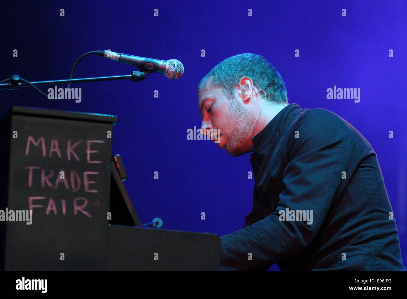Chris Martin de Coldplay, T In The Park music festival, balado, Écosse, 2003. Banque D'Images