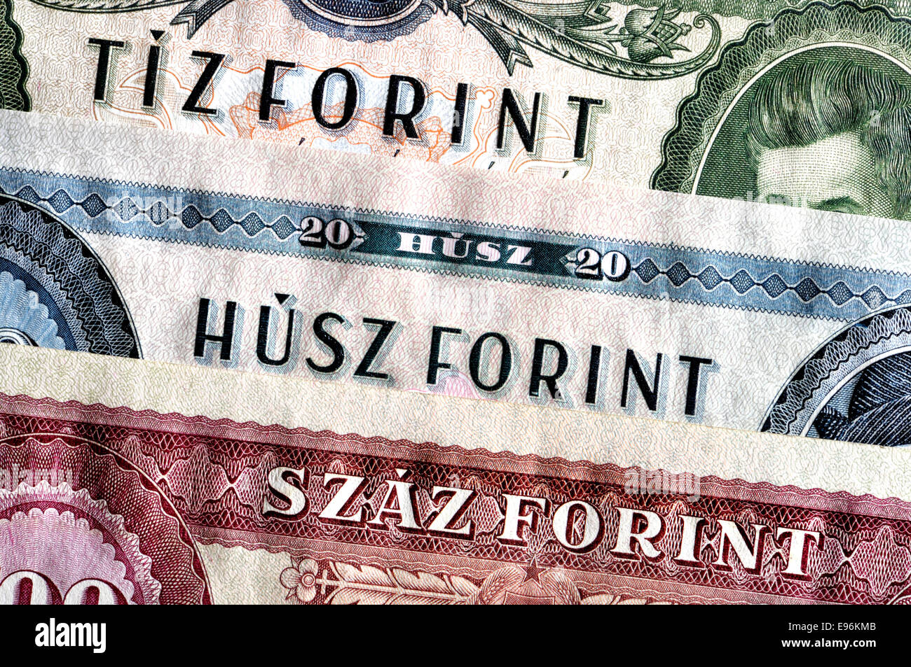 Détail d'un vieux numéro de billet de Hongrois dans la langue hongroise - 10, 20 et 100 forint hongrois Banque D'Images