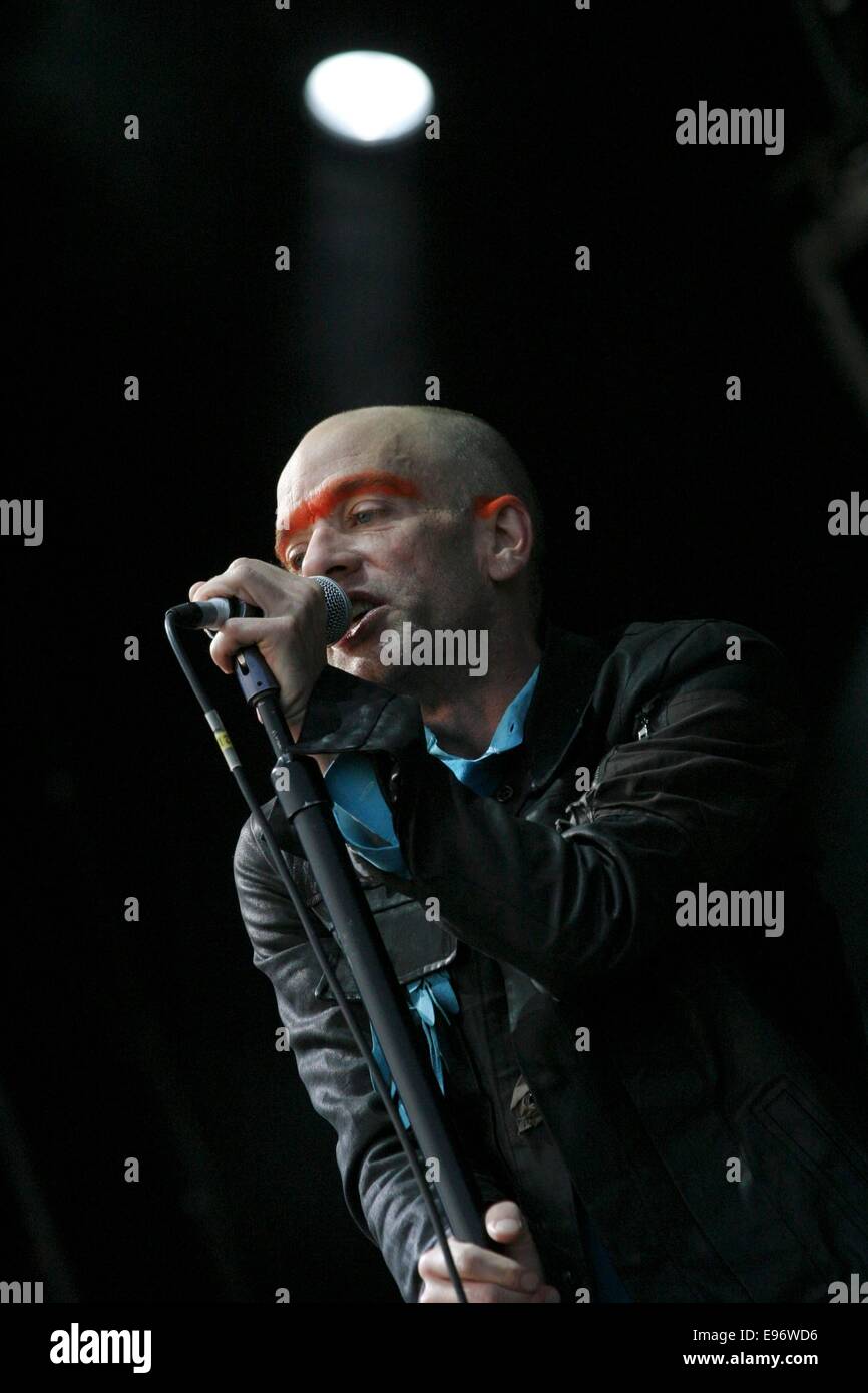 Michael Stipe de REM, T In The Park music festival, balado, Écosse, 2003. Banque D'Images