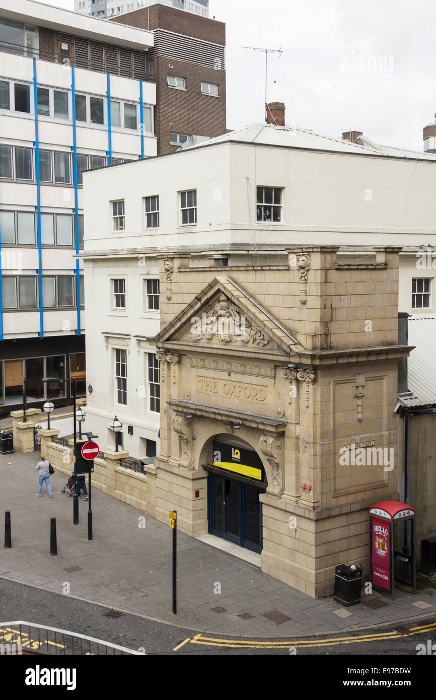 Portique de 'l'avant', Oxford, Oxford Newcastle aka Galeries salle de danse, plus tard, de nuit, avec John Dobson's house à côté. Banque D'Images
