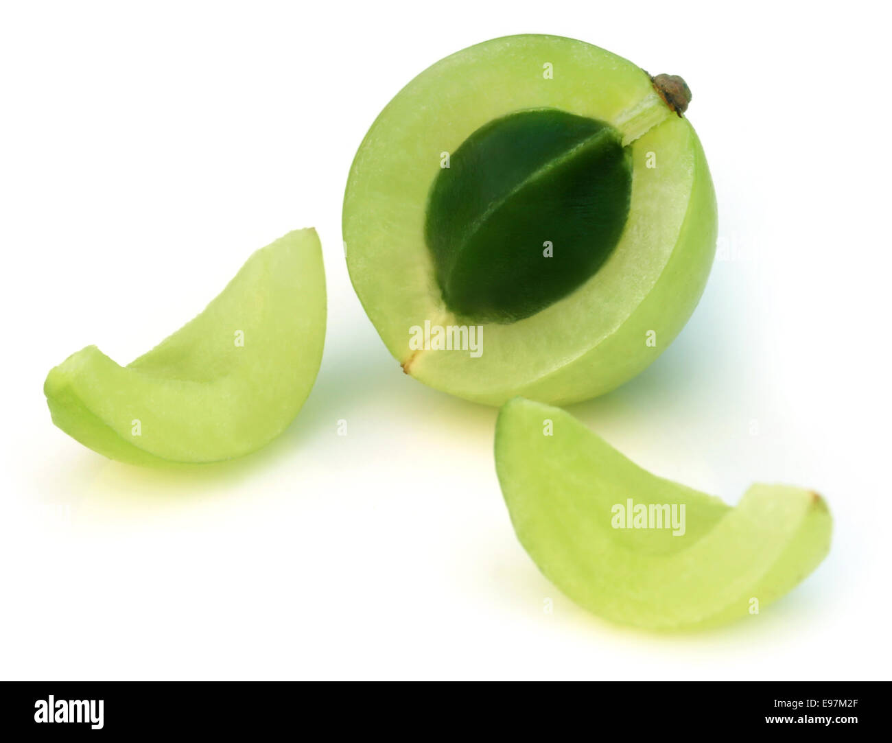 Fruits d'amla over white background Banque D'Images