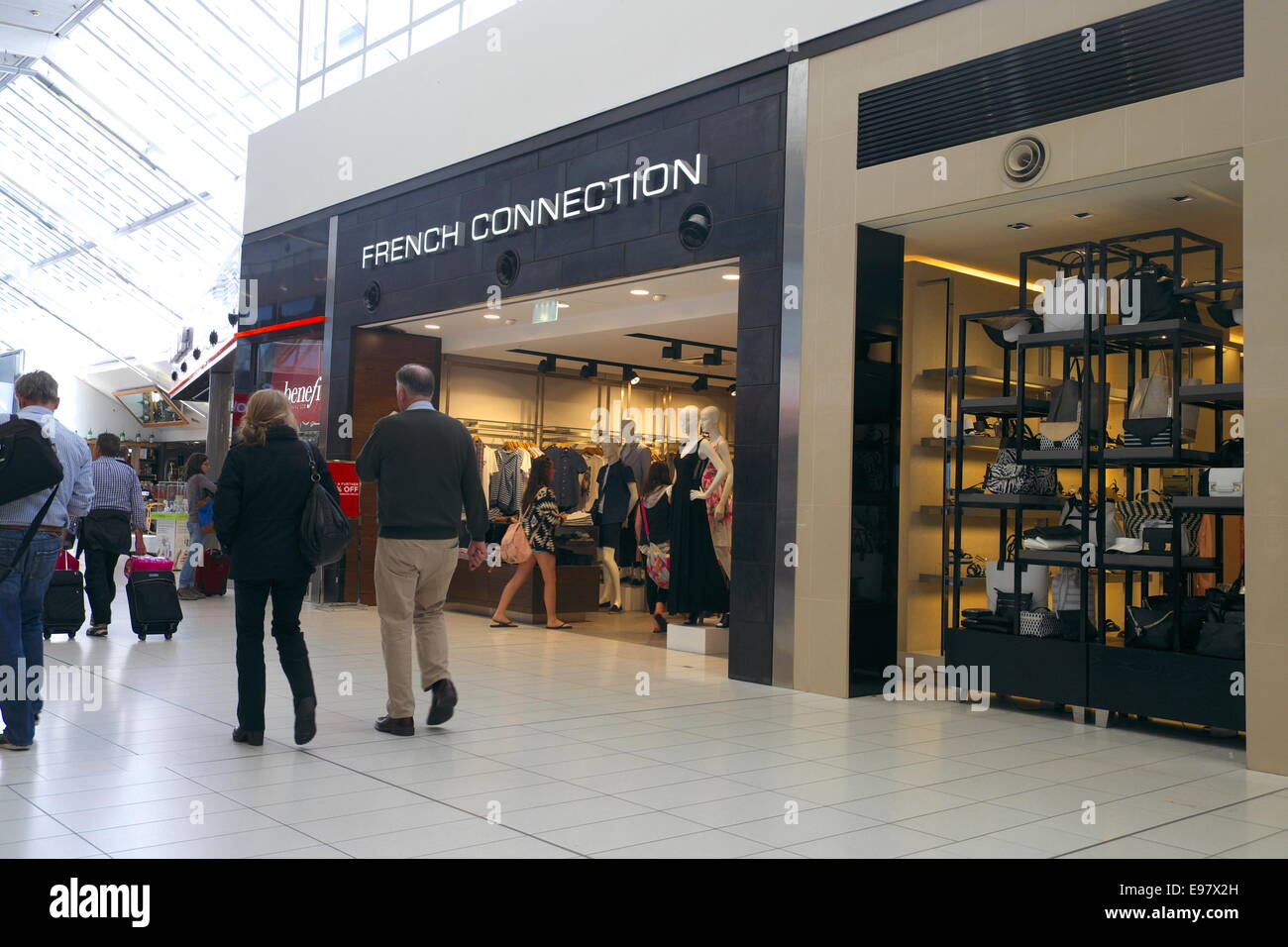 Salon de départ de l'aéroport de Sydney, hall 2, hall avec boutiques, cafés et restaurants, nouvelle Galles du Sud, Australie Banque D'Images