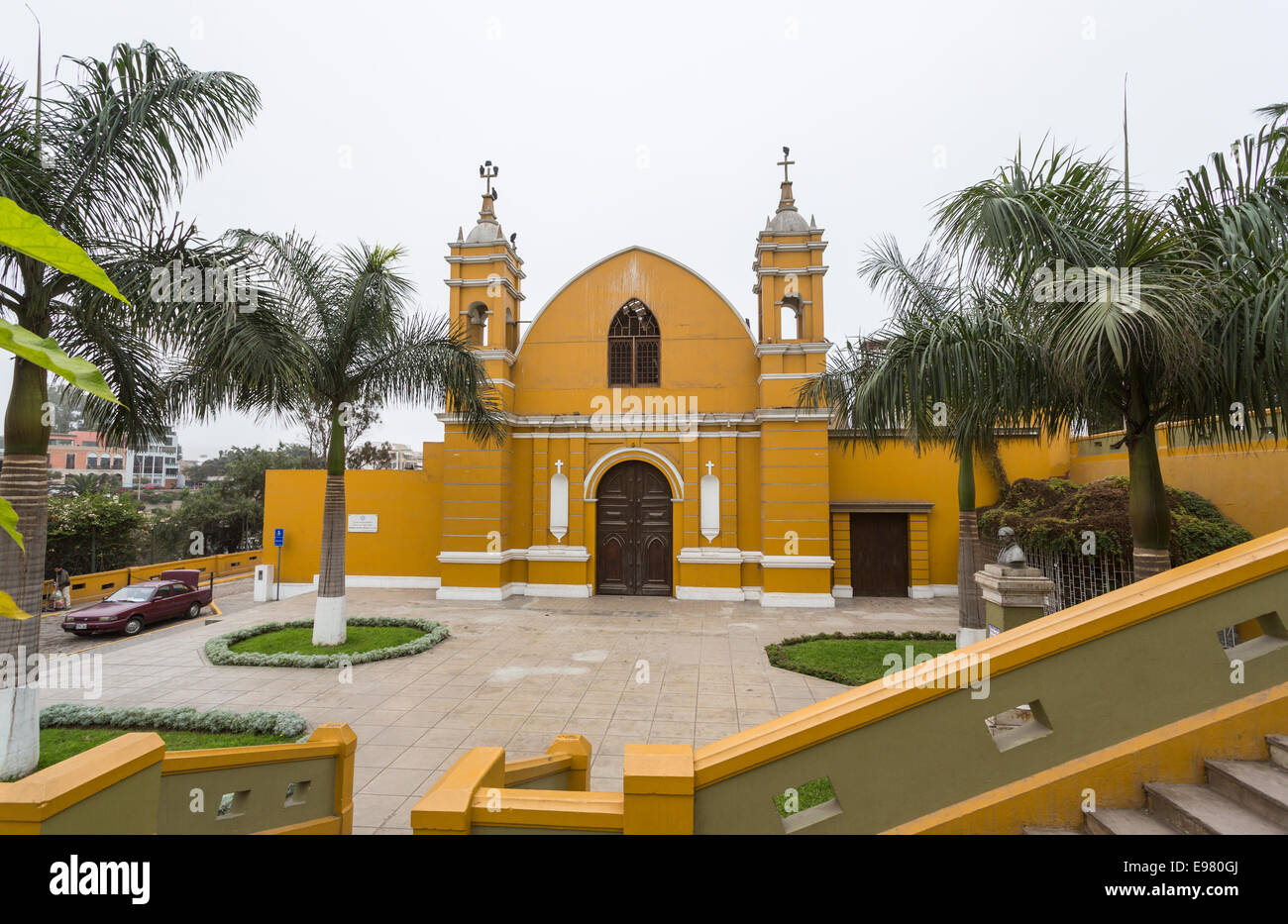 L'église La Ermita, Barranco, Lima, Pérou, façade de l'église endommagée par un tremblement de terre en 1940 Banque D'Images
