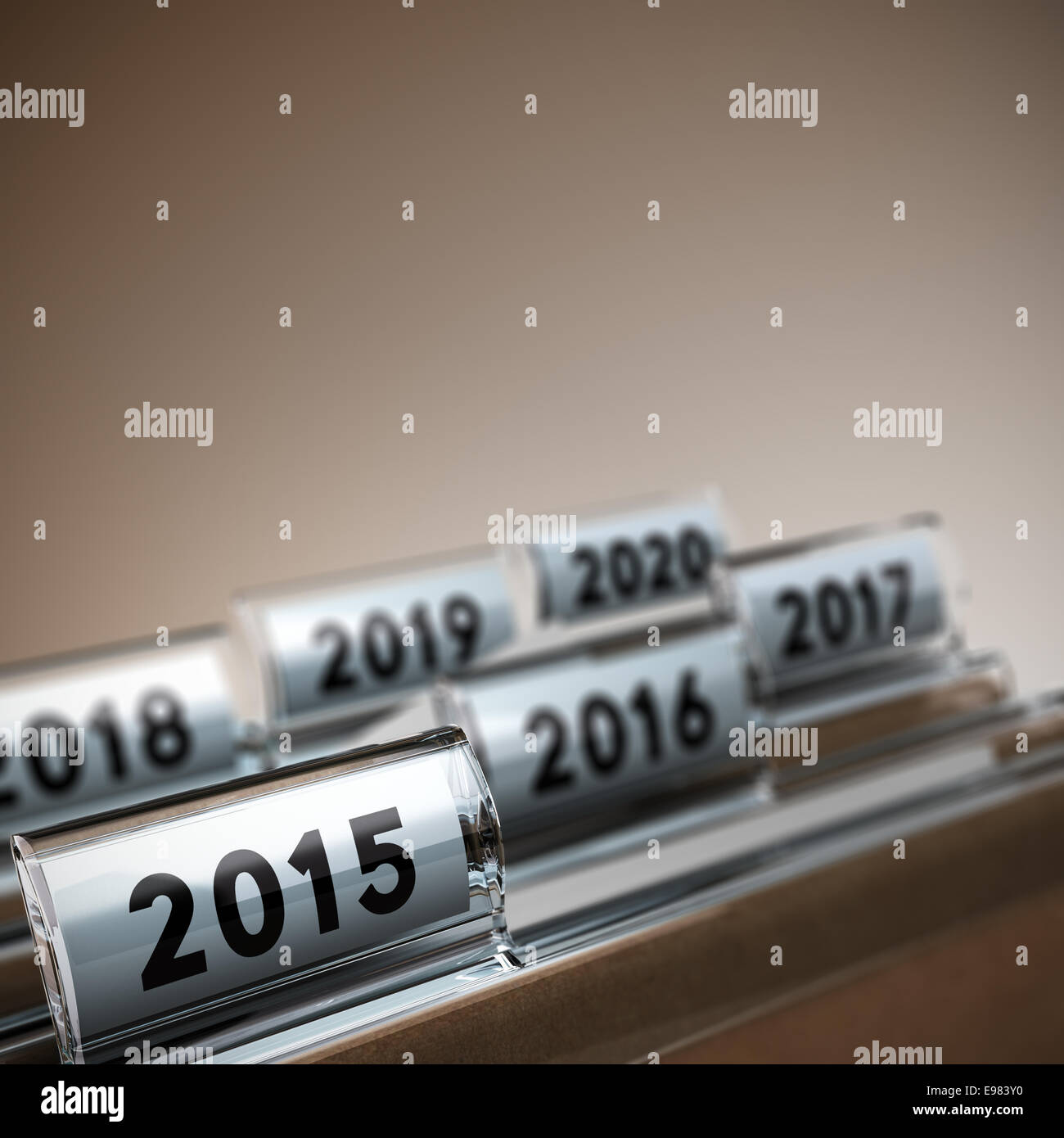L'onglet fichier avec l'accent sur l'année 2015, fond beige. Concept de l'image pour l'illustration de la mi-terme ou à long terme, la stratégie de l'entreprise. Banque D'Images