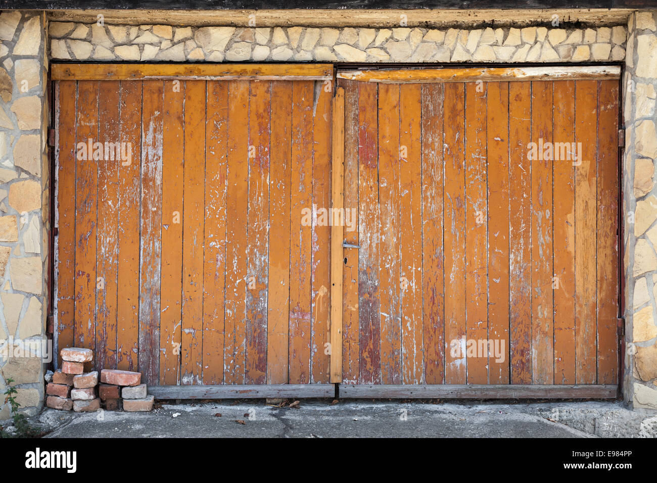 Porte de garage en bois, texture de fond photo Banque D'Images