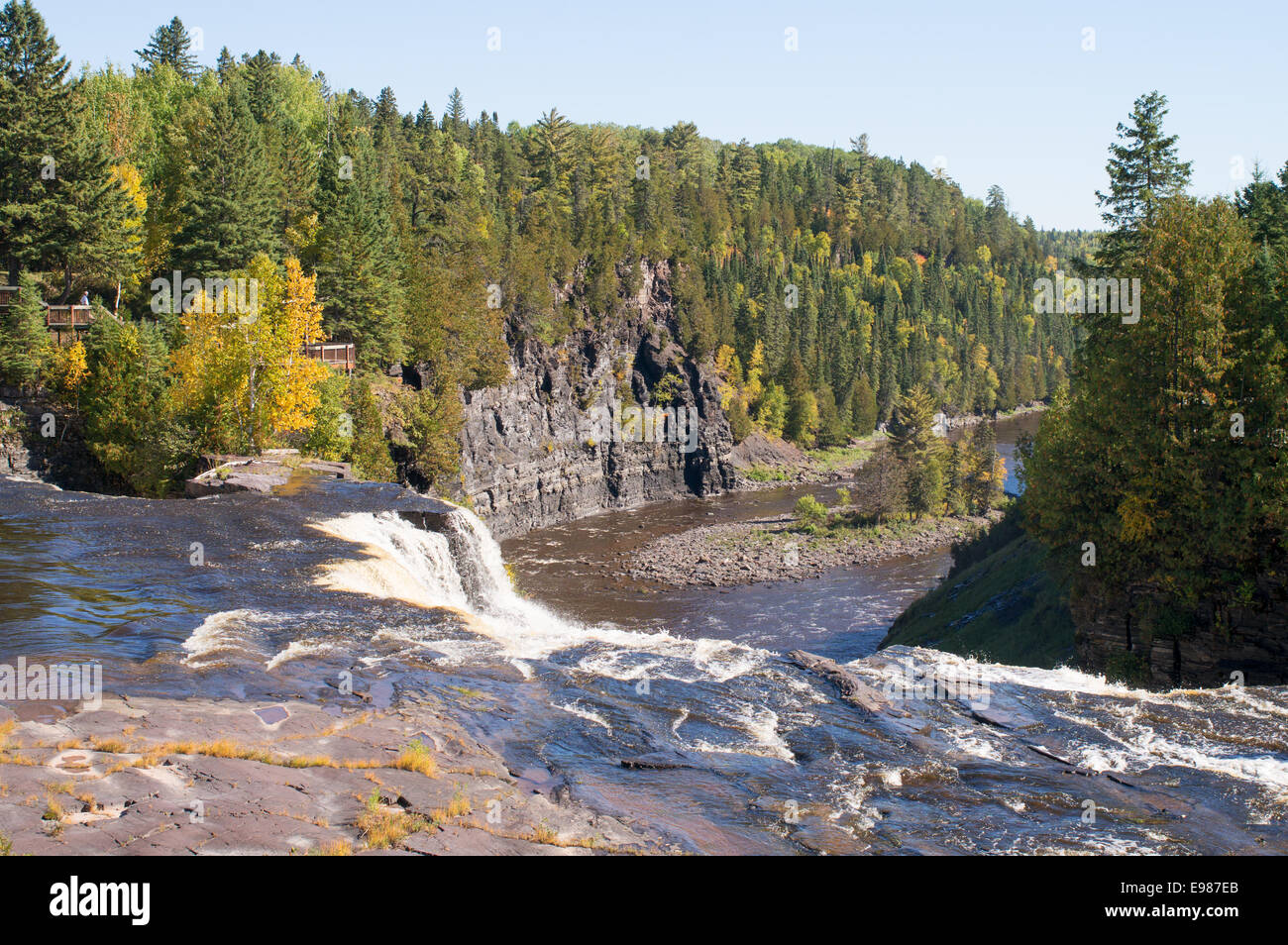 La vallée de la rivière Kaministiquia vu de la Kakabeka Falls, Ontario, Canada Banque D'Images