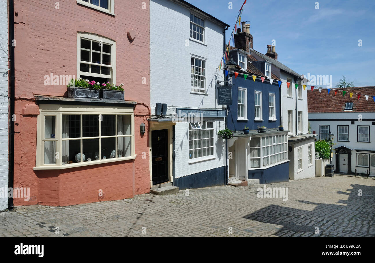 Maisons anciennes en basse Lymington High Street, Hampshire Banque D'Images