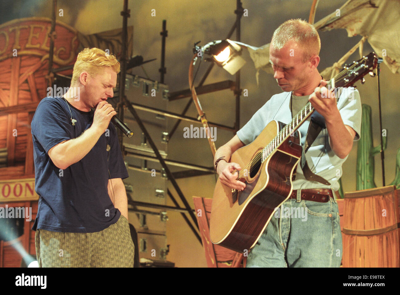 Andy Bell et Vince Clark, de l'effacement, dans soundcheck et concert à Glasgow SECC, à Glasgow, en Écosse, en 1997. Banque D'Images