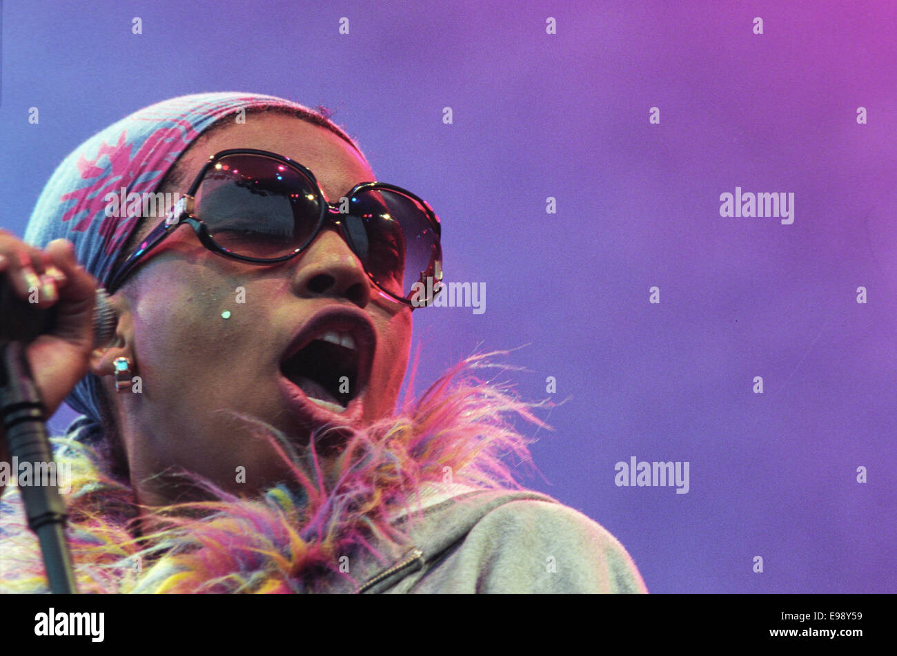 Macy Gray en concert sur scène dans 'T dans le Parc' music festival, en Écosse, en août 2000. Banque D'Images