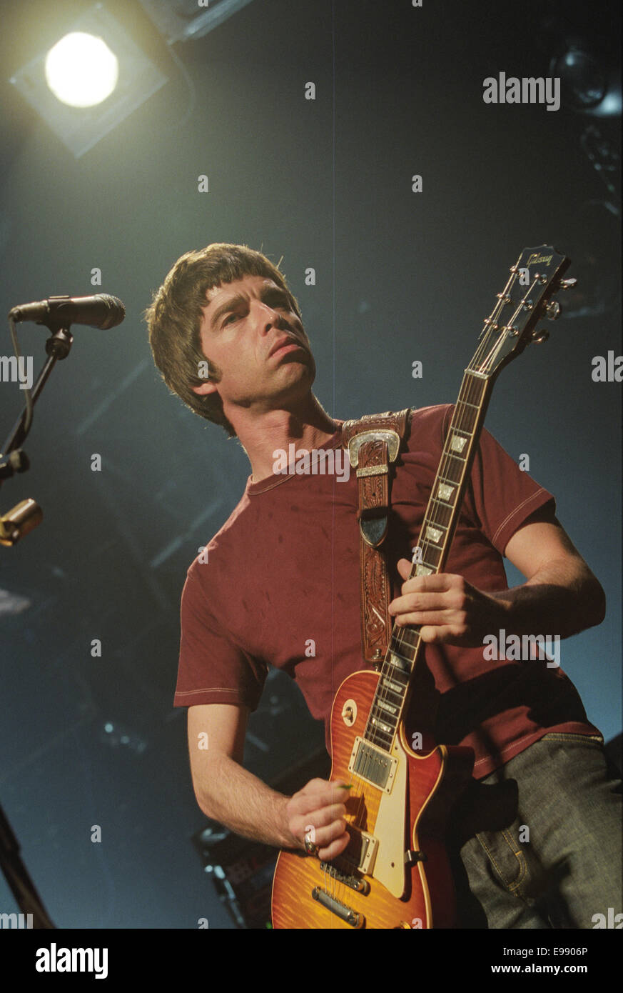 Oasis à Glasgow Barrowlands, à Glasgow, en Écosse, en octobre 2001. Banque D'Images