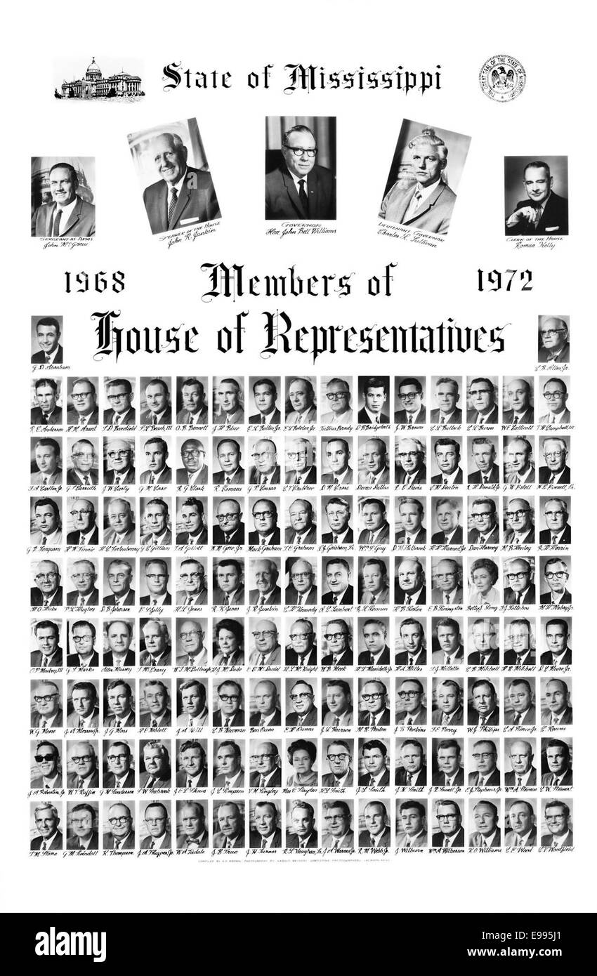 Une photographie de la série 1618, capturant un plan de groupe et composite d'une maison en 1968. Cette image représente l'histoire architecturale, capturant la conception et le contexte social des maisons du milieu du siècle. Banque D'Images