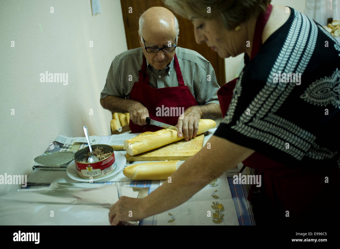 Les immigrants temporaires viennent à Valdepeñas, Ciudad Real, Espagne, de travailler en vendanges. Ils vivent dans de mauvaises conditions et rendez-co Banque D'Images