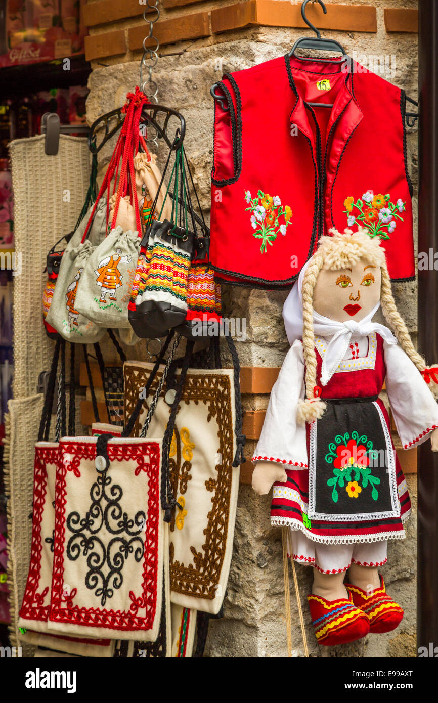 D'objets d'artisanat à vendre dans les magasins et boutiques de Nessebar, Bulgarie, Europe. Banque D'Images
