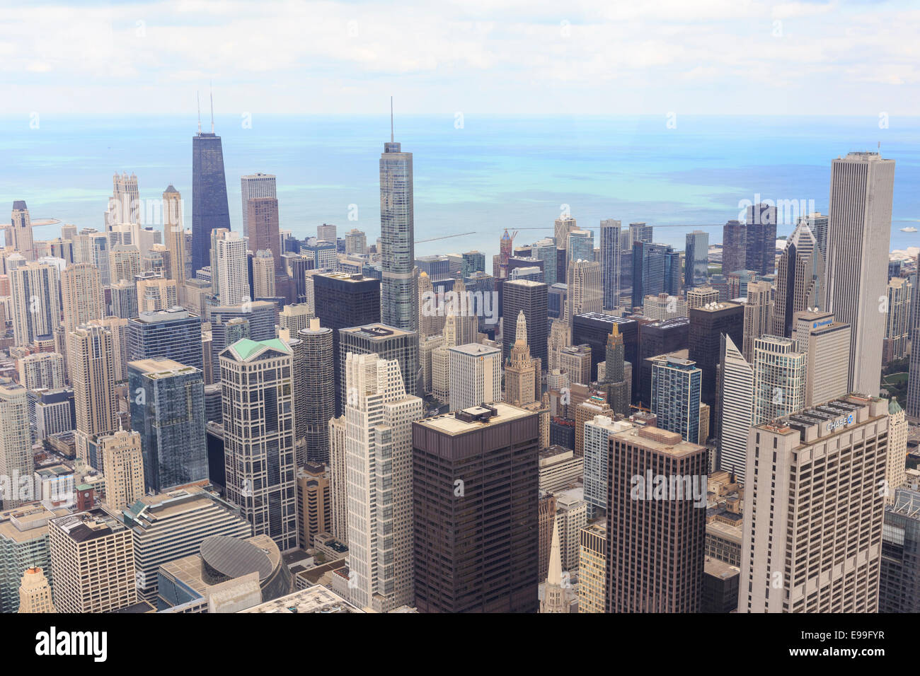 Vue aérienne du centre-ville de Chicago cityscape à partir de la Willis Tower à Chicago, IL, USA en octobre 2014. Banque D'Images
