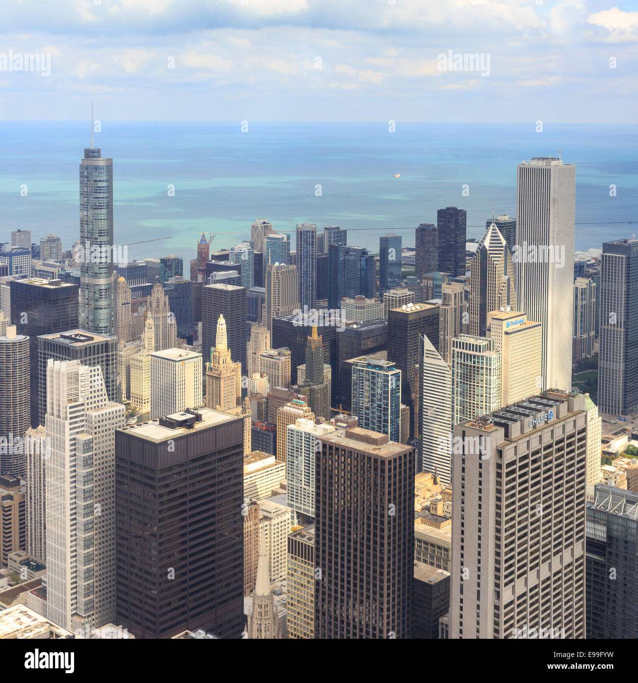 Vue aérienne du centre-ville de Chicago cityscape à partir de la Willis Tower à Chicago, IL, USA en octobre 2014. Banque D'Images