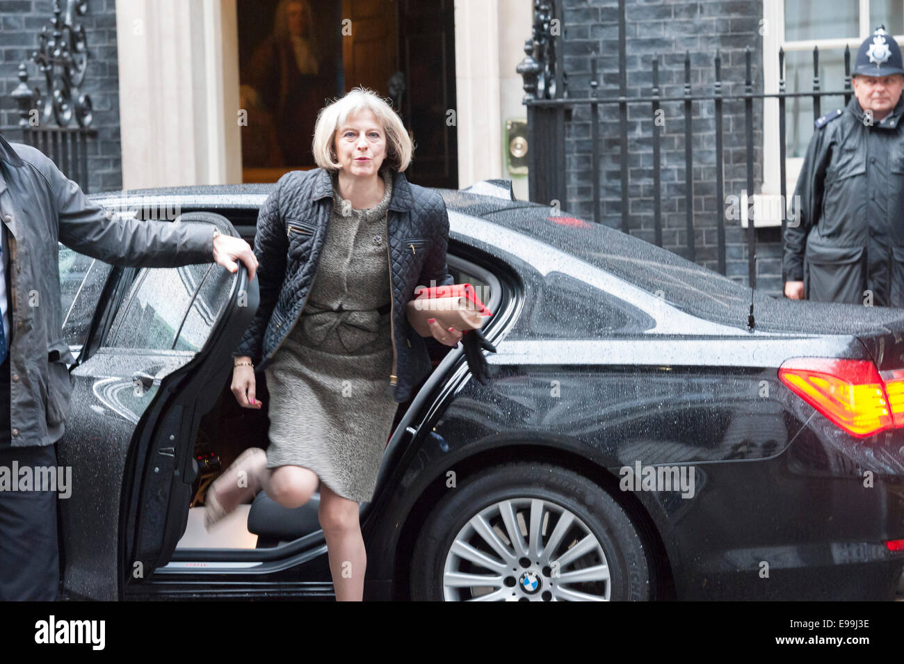 Downing Street, London, UK. 21 octobre 2014. Les ministres ont assister à la réunion hebdomadaire du cabinet au 10 Downing Street à Londres. Sur la photo : Ministre de l'Intérieur - Theresa May. Credit : Lee Thomas/Alamy Live News Banque D'Images