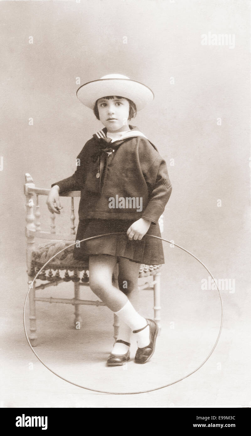 Portrait d'une vieille fille. Fait ​​In un studio. Vintage. Banque D'Images