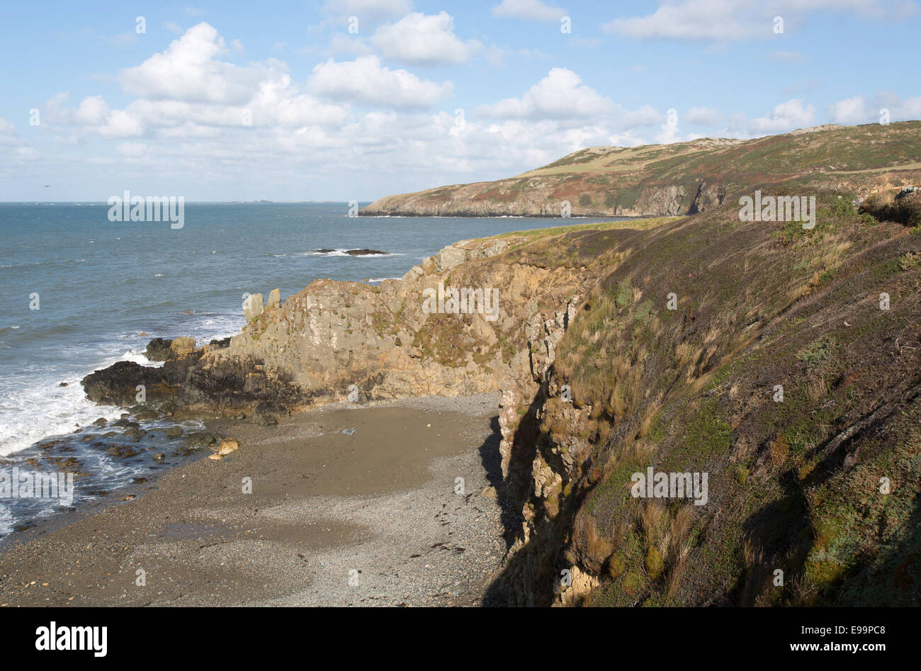 Le sentier du littoral du pays de Galles dans le Nord du Pays de Galles. Vue pittoresque de la côte ouest d'Anglesey section du sentier du littoral du pays de Galles. Banque D'Images