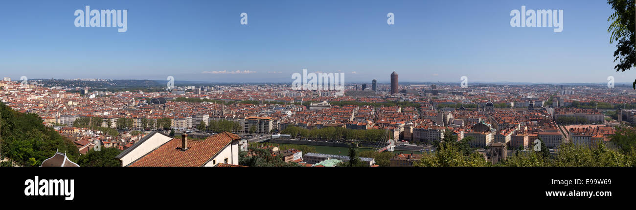 Vue panoramique de Lyon de la colline de Fourvière Banque D'Images