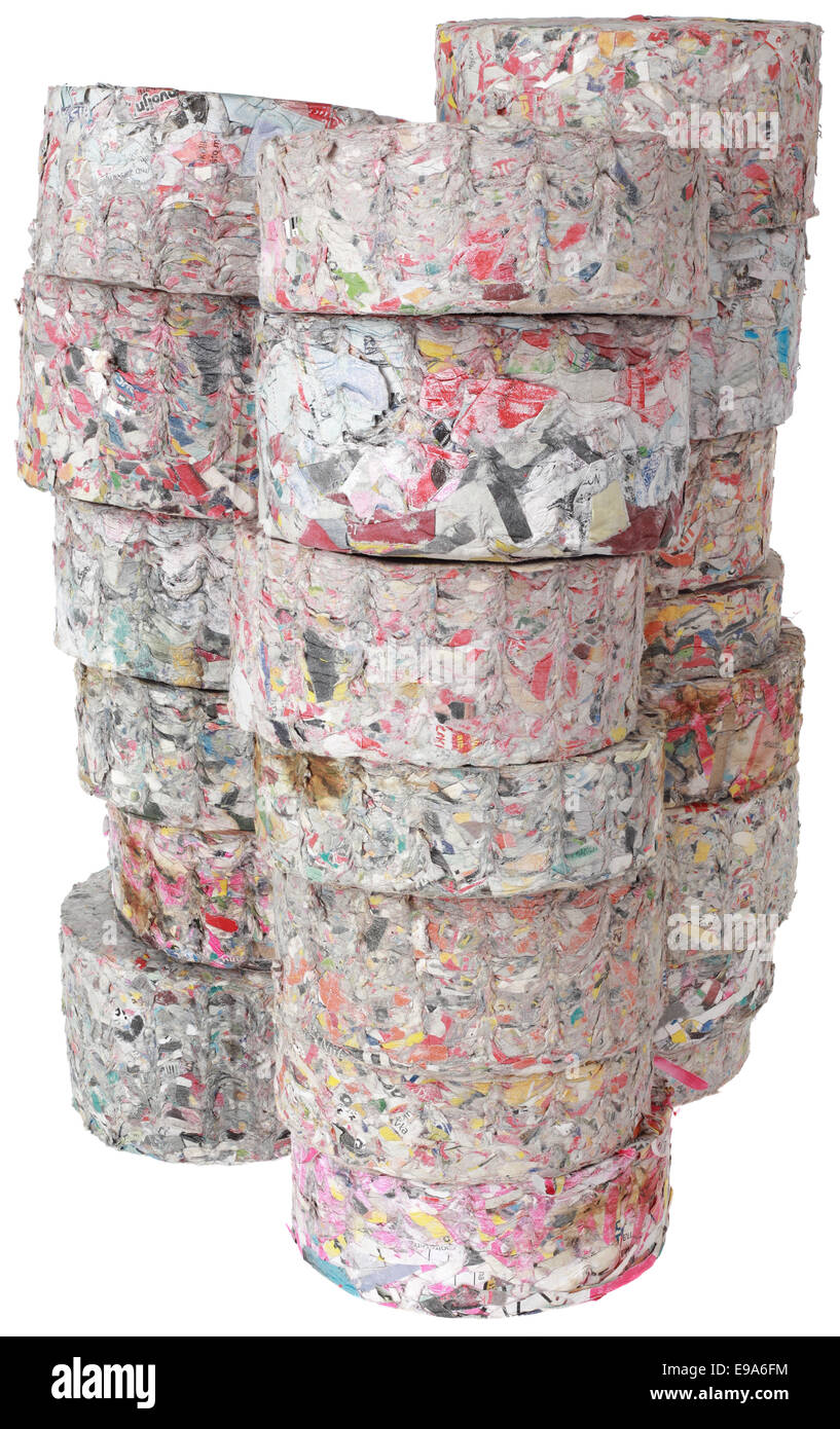 Pile de papier compressé découpe Achat de briquettes Photo Stock - Alamy