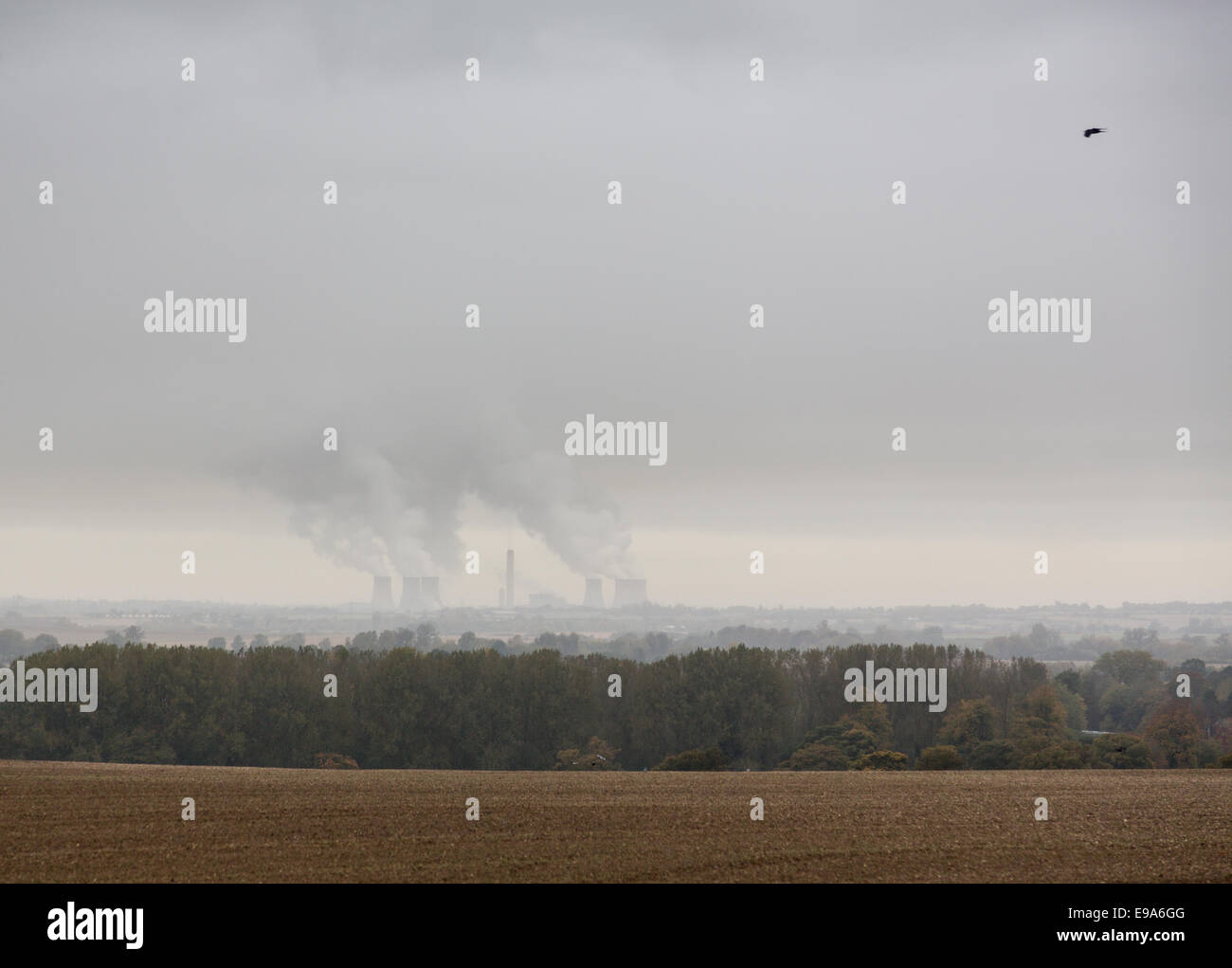 Didcot power station sur jour de pluie brouillard Banque D'Images