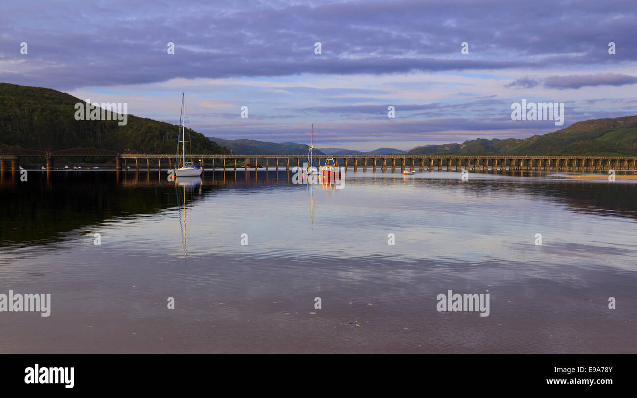 L'estuaire de Mawddach vue de Fairbourne, Gwyndd, au nord du Pays de Galles Banque D'Images